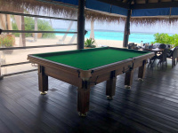  luxusný biliardový stôl ruská pyramída pri mori Maledivy tikové drevo exteriérový biliard na mieru